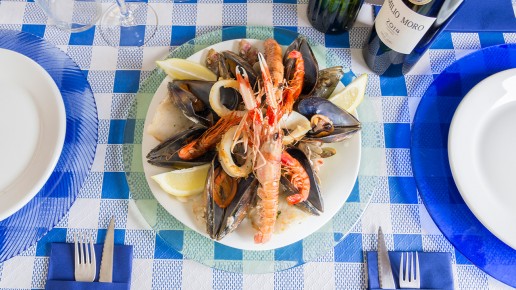 Chiringuito La Gamba. Bahía Azul en la Bajadilla