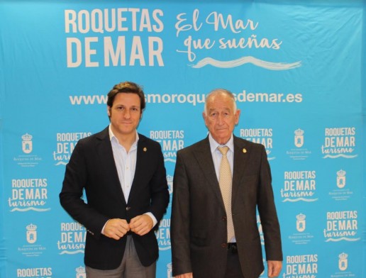 El concejal de Turismo y el alcalde de Roquetas han anunciado los premios Castillo de Las Roquetas 17012019.JPG