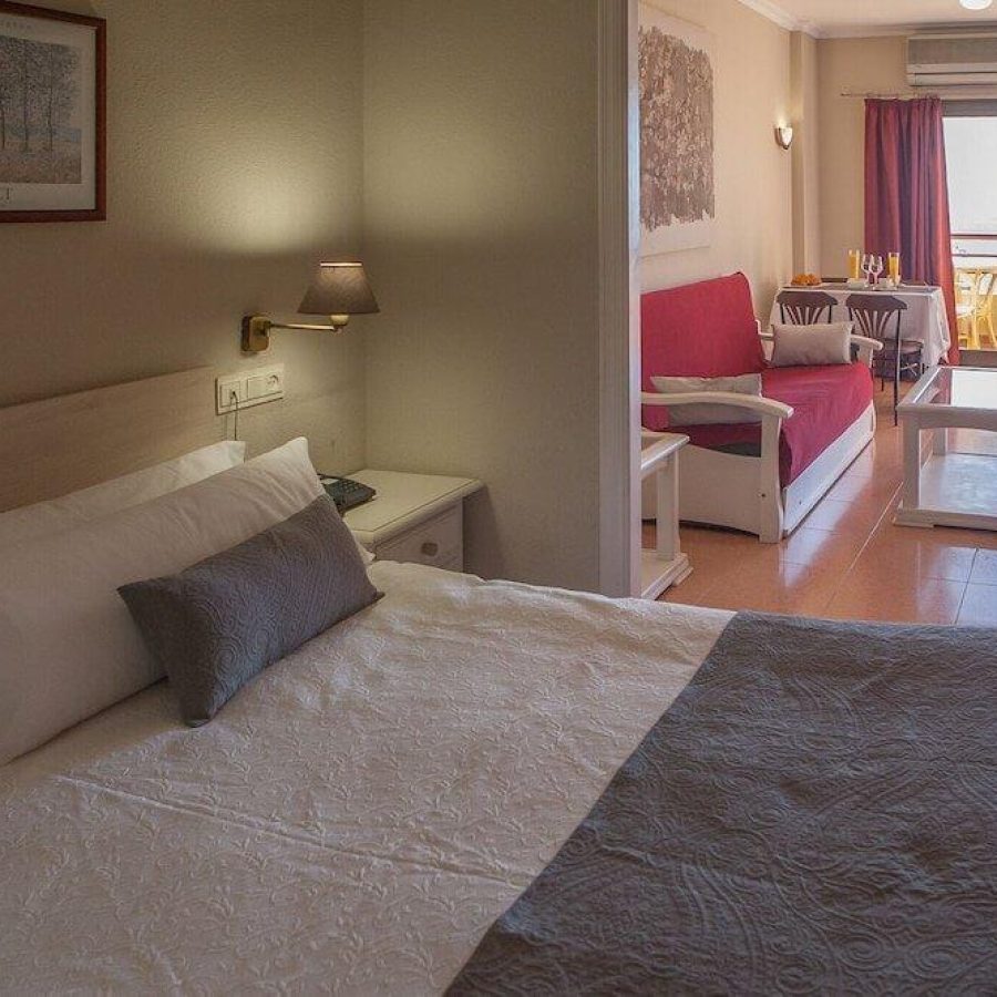 apartahotel-aguadulce-habitacion-121f828b